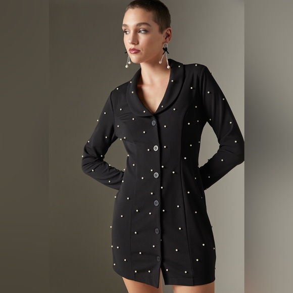 Francesca's Collections Dresses & Skirts - FRANCESCA’S Pearl Mini Dress